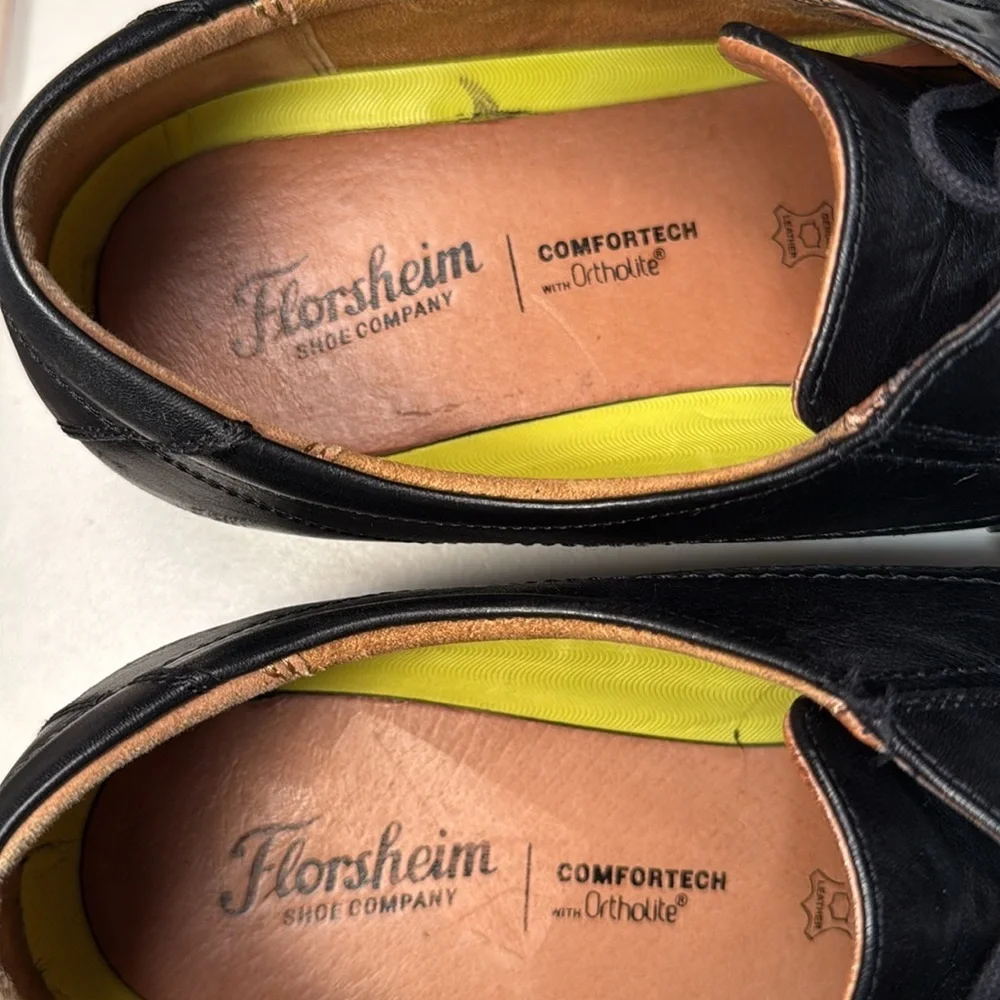 Florsheim Black Oxford Shoes with Cap Toe and Lace-Up Design